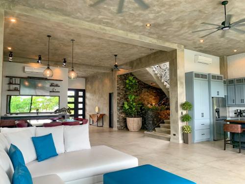 Hermosa Villa