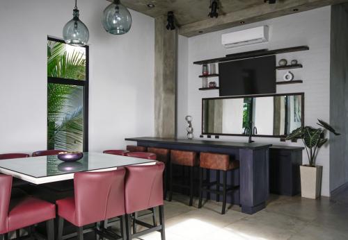 Hermosa Villa