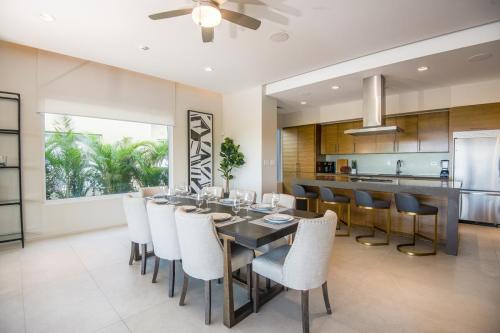Casa Blue Sail