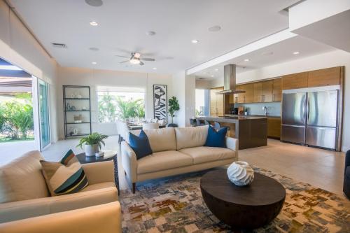 Casa Blue Sail