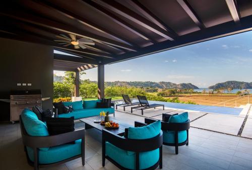 Casa Blue Sail