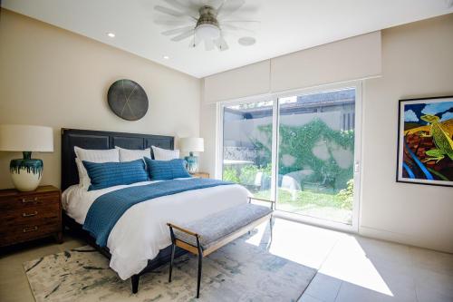 Casa Blue Sail