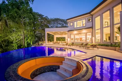 Casa Magnifica