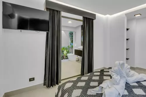 Black & White Villa