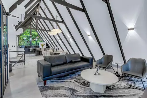 Black & White Villa