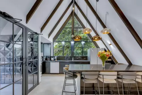 Black & White Villa