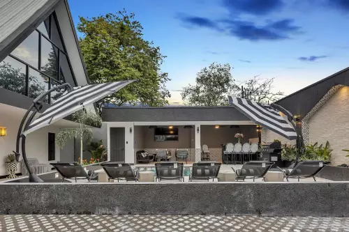 Black & White Villa