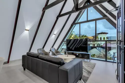 Black & White Villa