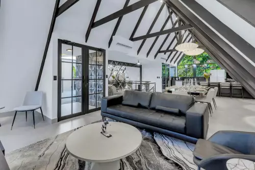 Black & White Villa